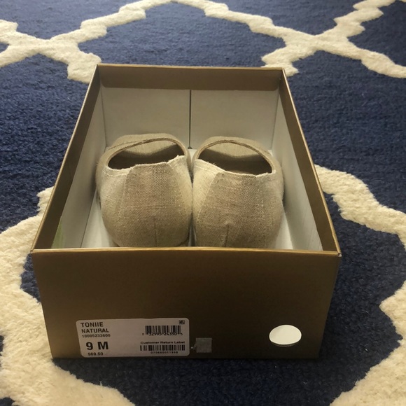 Natural/Gold espadrille wedges - Picture 6 of 6